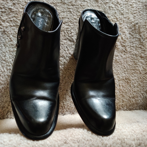 Via Spiga Black Mule Knuckles On The Side. - Picture 2 of 7